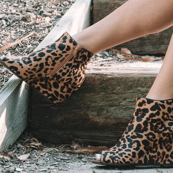 Naughty Monkey Womens 6M Kuda Leopard Print Leather Wedges Ankle Boots Booties - Picture 2 of 2